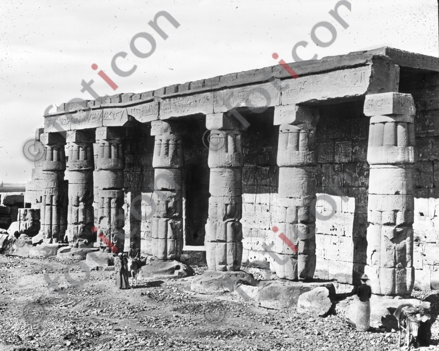 Totentempel Sethos I. | Mortuary Temple of Seti I. (foticon-simon-008-049-sw.jpg)